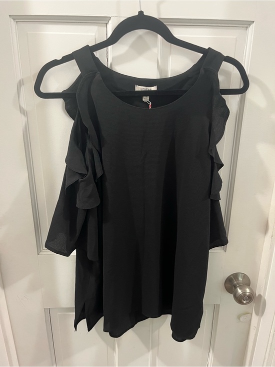 Umgee Tops - Umgee Black Cold Shoulder Top Size Medium
